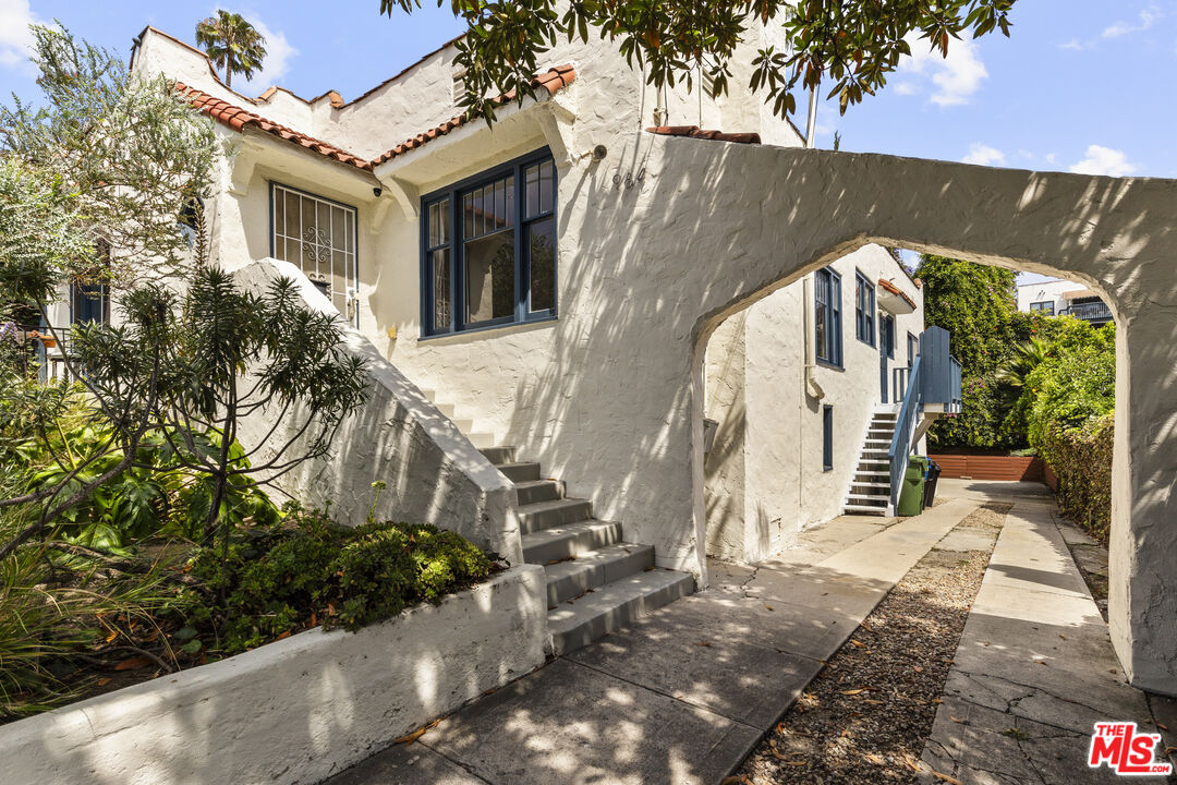 Property photo for 964 Edgecliffe Dr, Los Angeles, CA