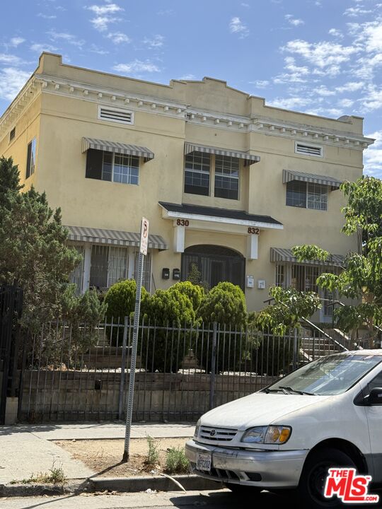 Property photo for 832 S Catalina St, Los Angeles, CA
