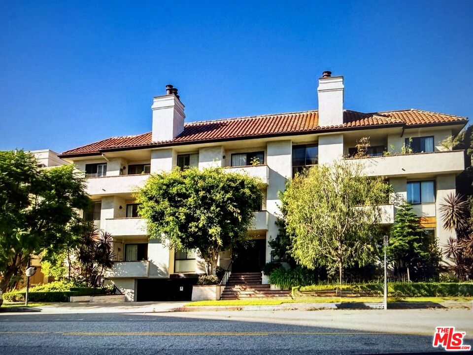 Property photo for 11755 Montana Ave, #201, Los Angeles, CA