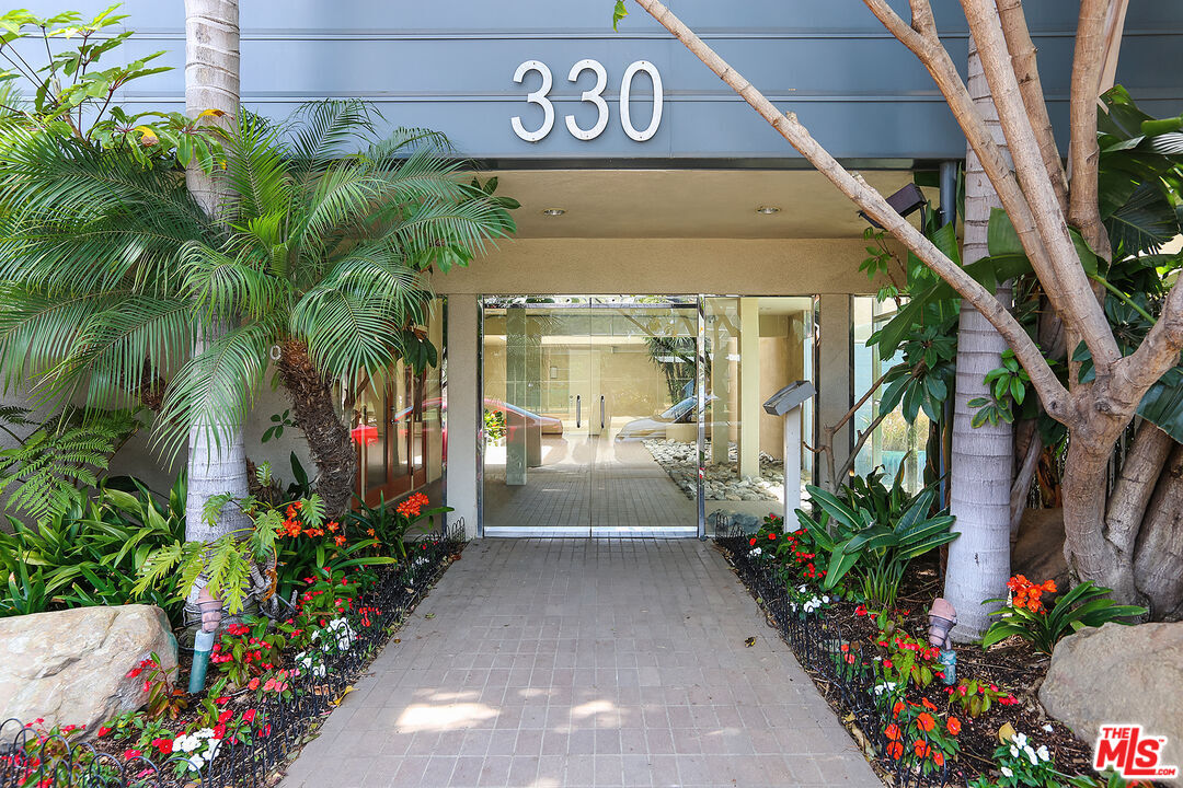 Property photo for 330 S Barrington Ave, #201, Los Angeles, CA