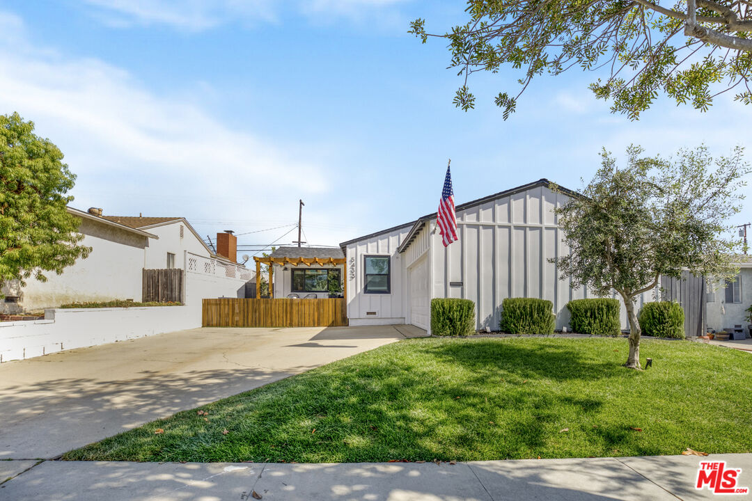 Property photo for 5433 W 140th St, Hawthorne, CA
