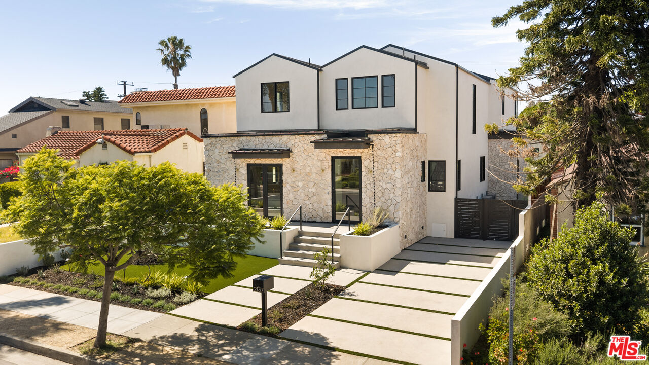 Property photo for 2137 Ashland Ave, Santa Monica, CA