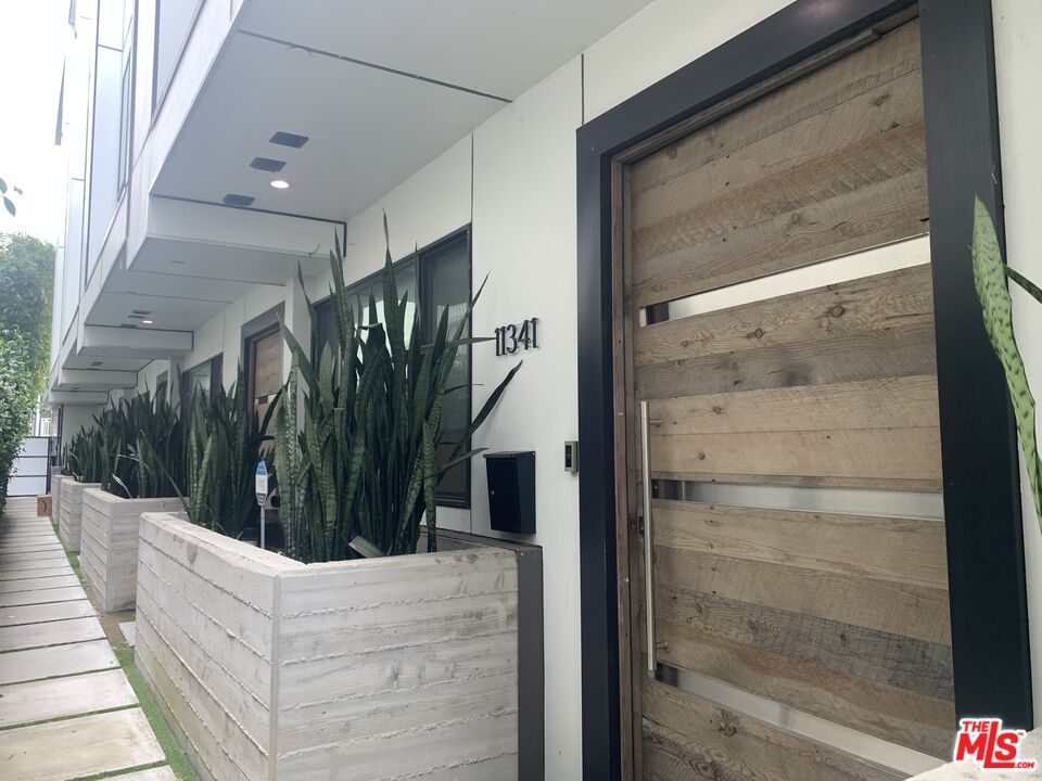 Property photo for 11341 Pearl St, Los Angeles, CA