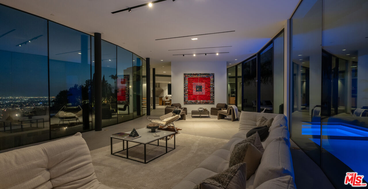 Property photo for 9277 Thrush Way, Los Angeles, CA