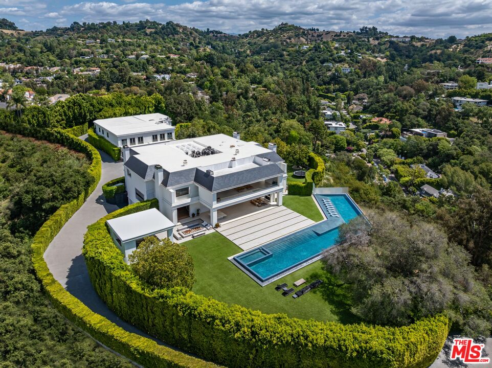 Property photo for 2571 Wallingford Dr, Beverly Hills, CA
