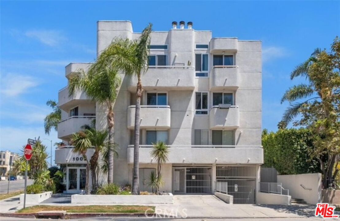 Property photo for 1002 S Burnside Ave, #204, Los Angeles, CA