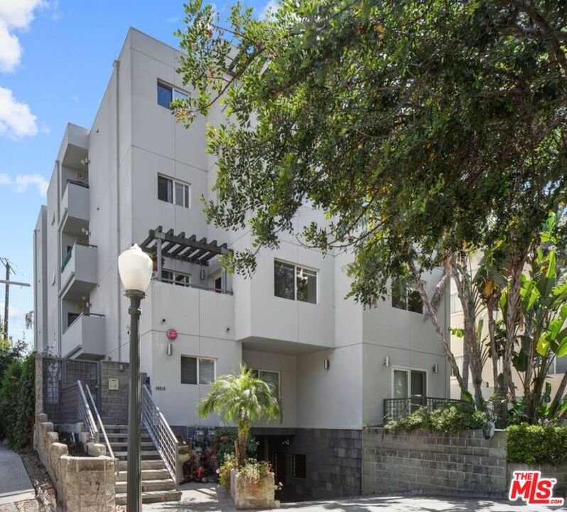 Property photo for 10616 Kinnard Ave, #101, Los Angeles, CA