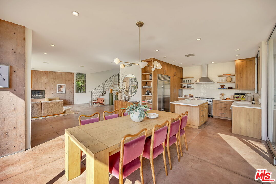 Property photo for 2324 Boone Ave, Venice, CA