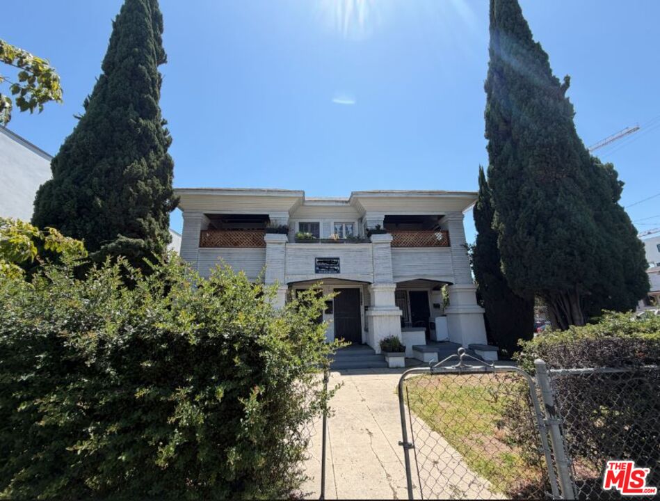 Property photo for 5540 Lexington Ave, Los Angeles, CA