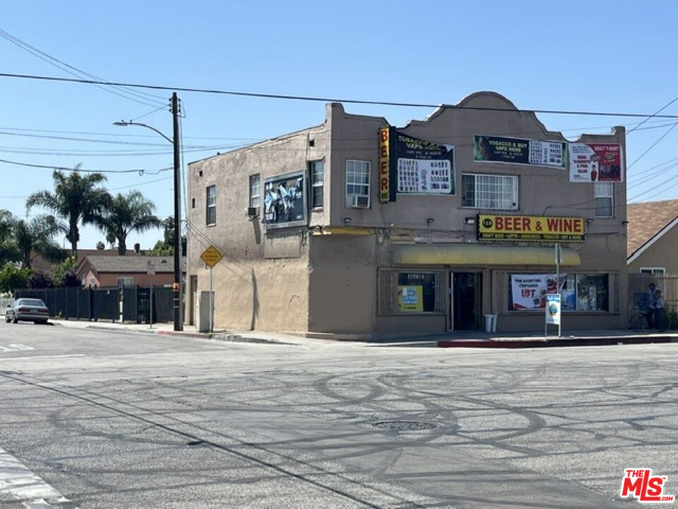 Property photo for 6525 Holmes Ave, Los Angeles, CA
