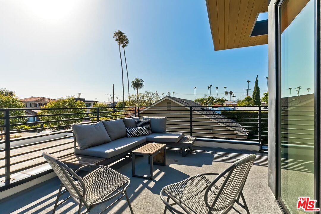 Property photo for 4266 Grand View Blvd, Los Angeles, CA