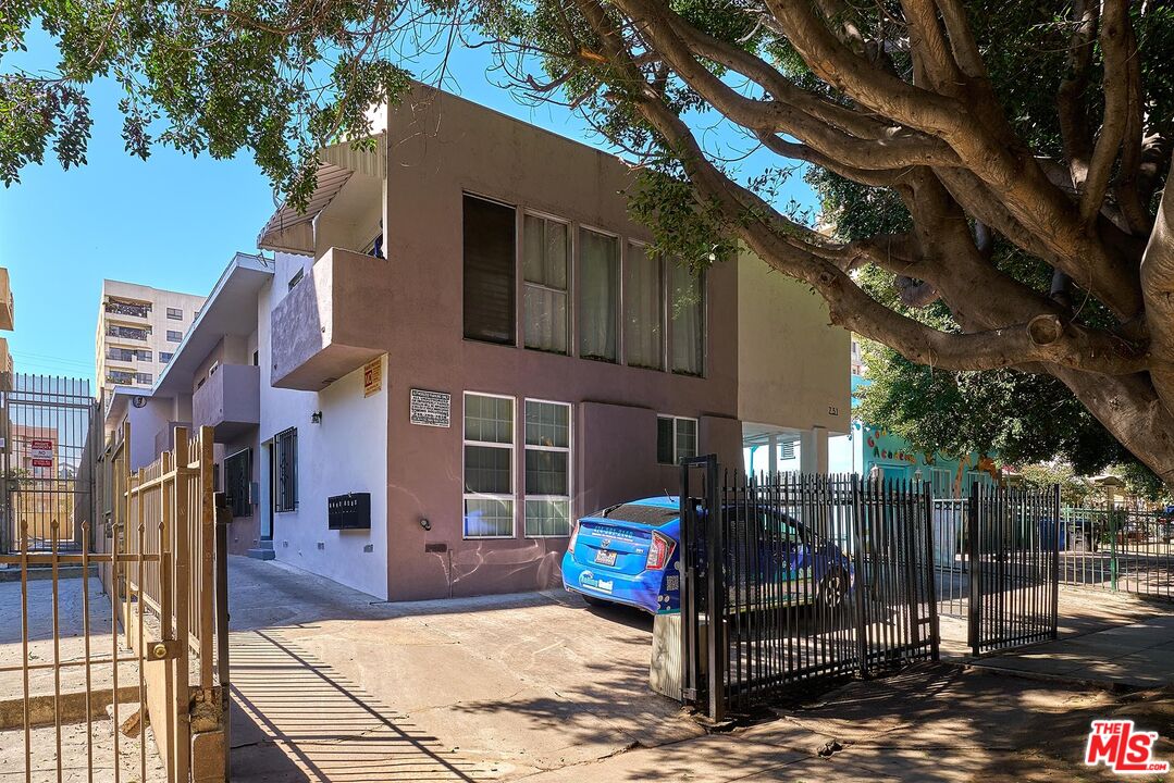 Property photo for 731 Irolo St, Los Angeles, CA
