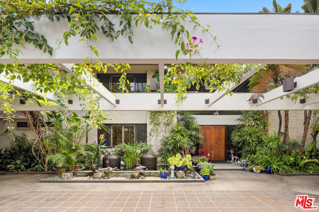 Property photo for 715 N Beverly Dr, Beverly Hills, CA