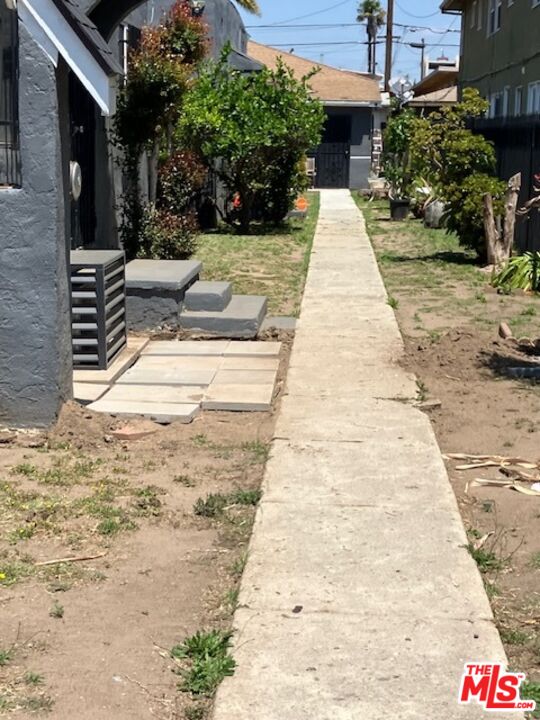 Property photo for 429 1/4 W Queen St, Inglewood, CA