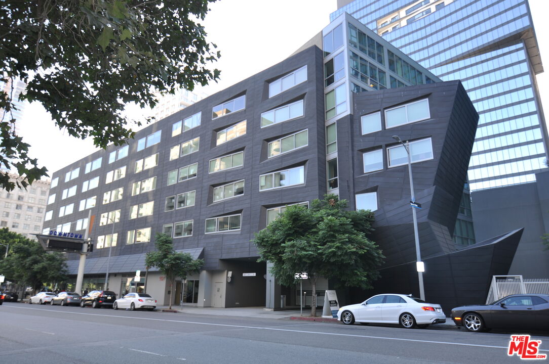 Property photo for 901 S Flower St, #709, Los Angeles, CA