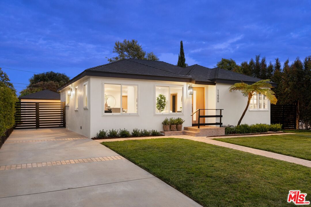Property photo for 11906 S Park Ave, Los Angeles, CA