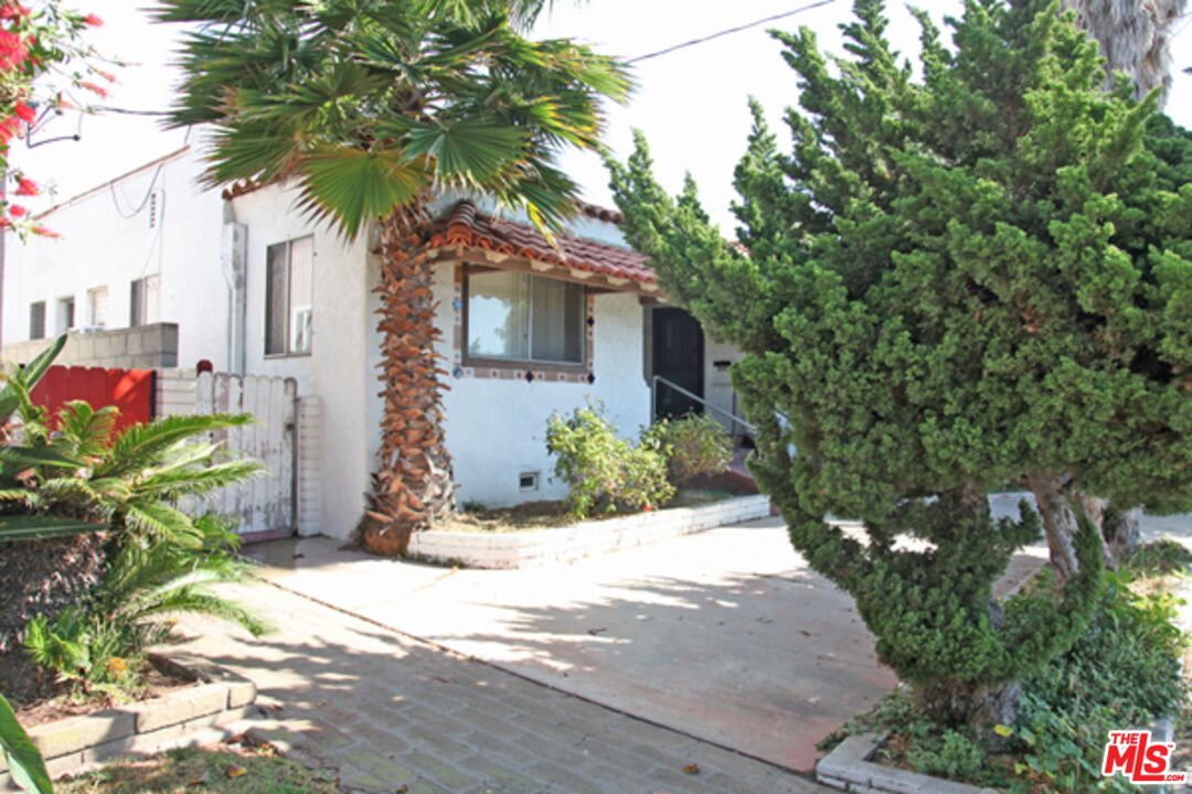 Property photo for 2901 E 15th St, Long Beach, CA