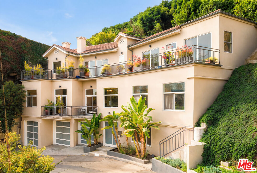 Property photo for 2333 Vasanta Way, Los Angeles, CA