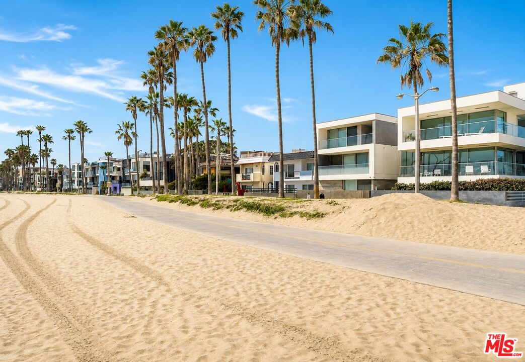 Property photo for 10 27th Ave, #10A, Venice, CA