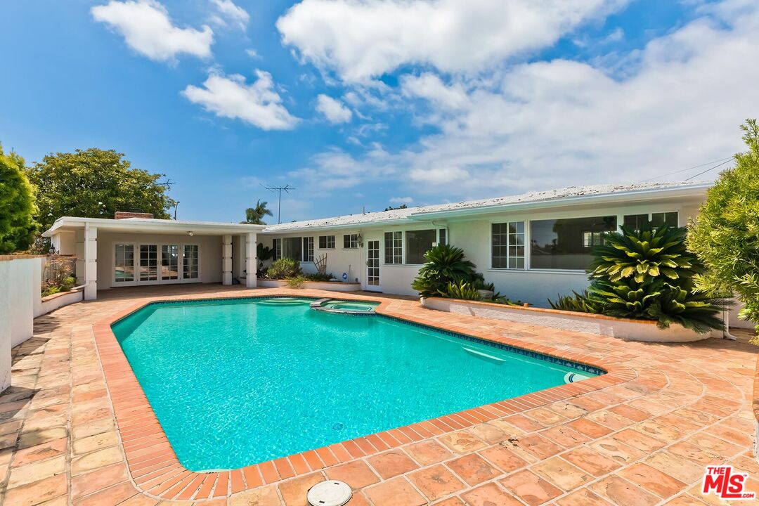 Property photo for 4821 W 63rd St, Los Angeles, CA