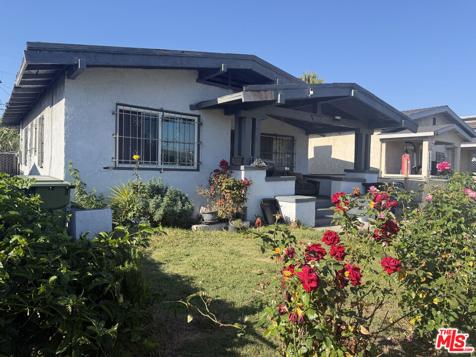 Property photo for 213 W 83rd St, Los Angeles, CA