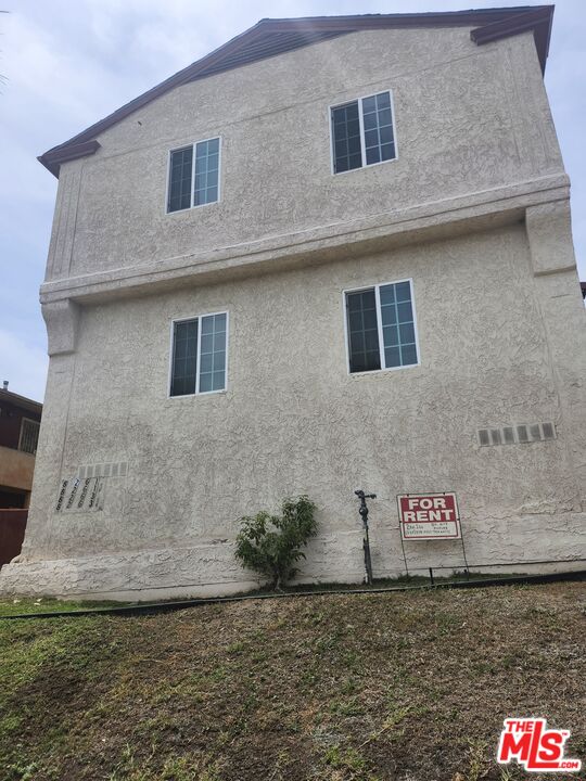 Property photo for 8261 Crenshaw Dr, Inglewood, CA
