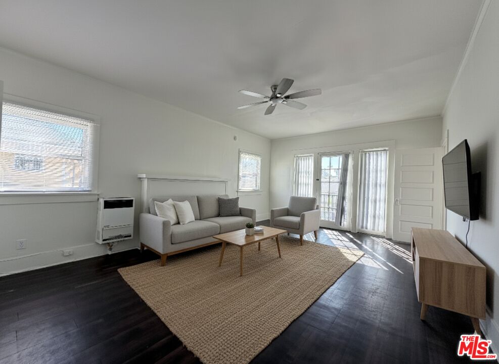 Property photo for 2142 S Oak St, Los Angeles, CA