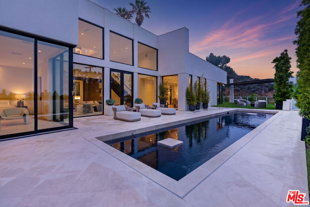 Property photo for 9405 Sierra Mar Pl, Los Angeles, CA