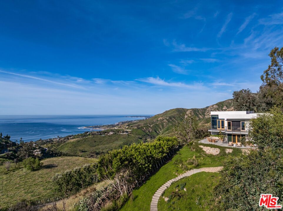 Property photo for 21812 Castlewood Dr, Malibu, CA
