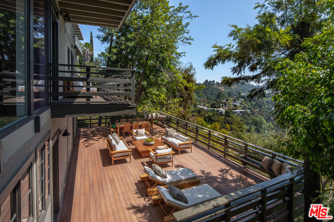 Property photo for 8595 Skyline Dr, Los Angeles, CA