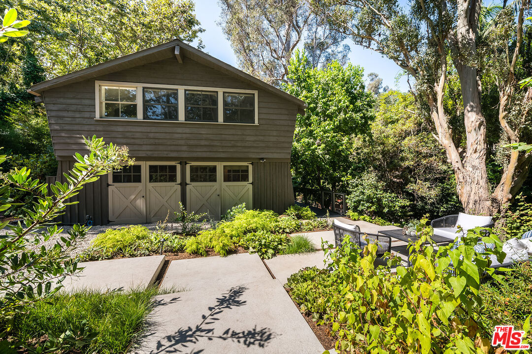 Property photo for 689 Brooktree Rd, Santa Monica, CA