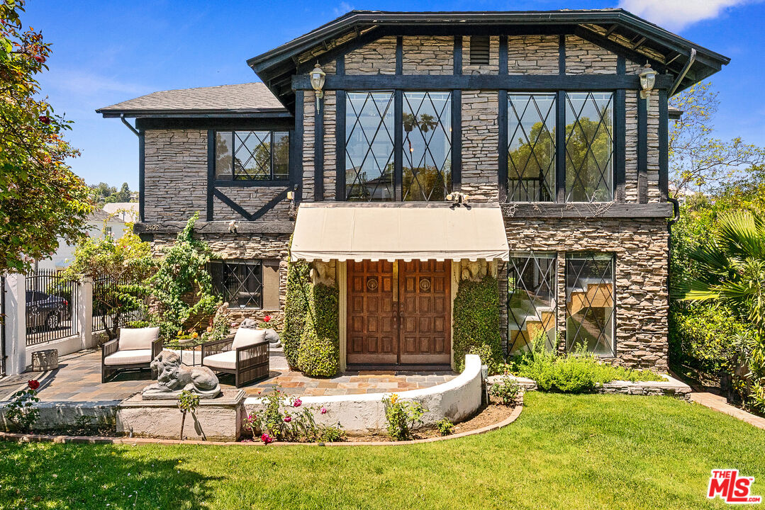 Property photo for 2402 Hollyridge Dr, Los Angeles, CA