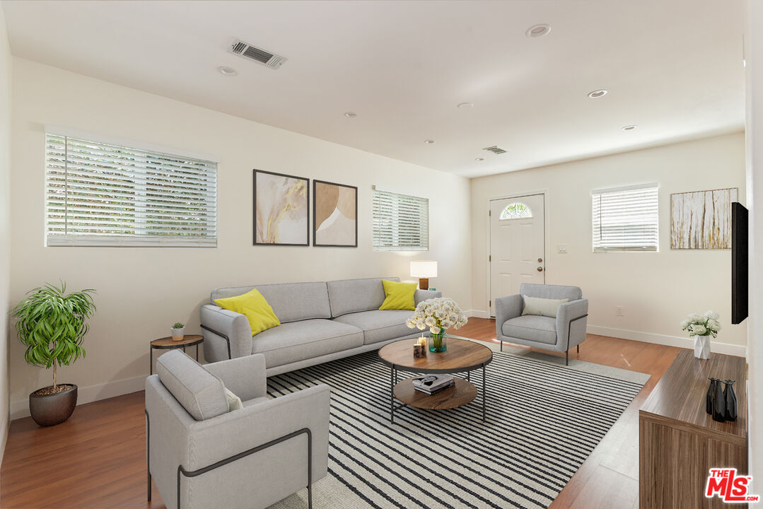 Property photo for 1206 N Beachwood Dr, Los Angeles, CA