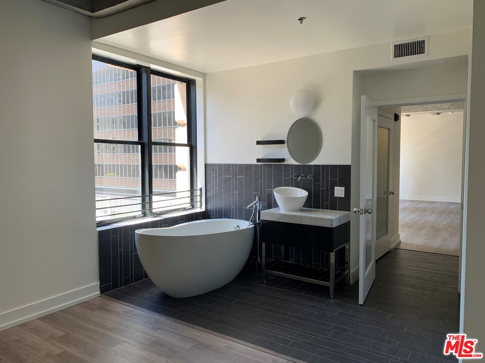 Property photo for 727 W 7th ST, #614, Los Angeles, CA