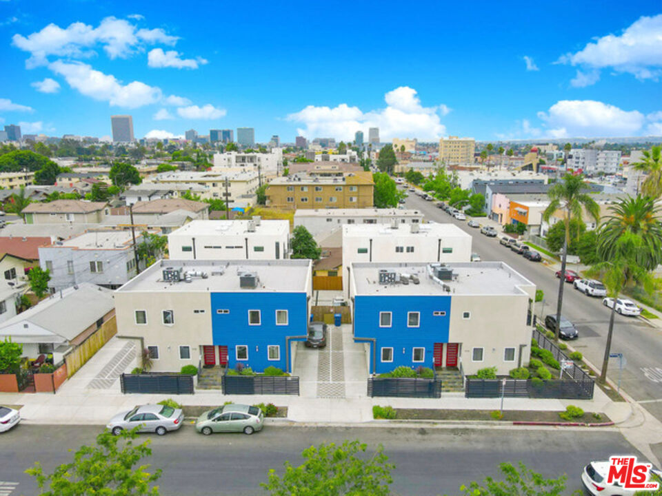 Property photo for 4710 Maplewood Ave, Los Angeles, CA