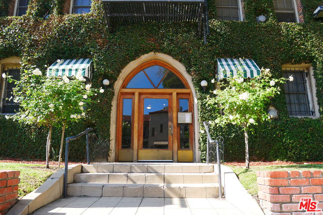 Property photo for 611 S Cloverdale Ave, #106, Los Angeles, CA
