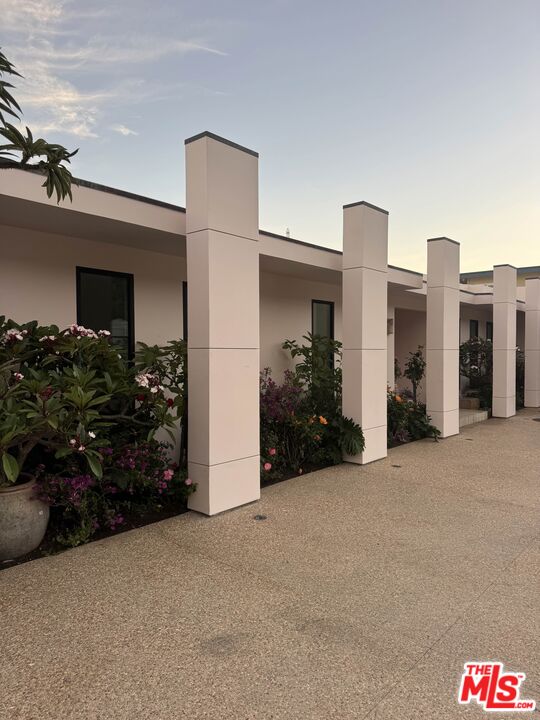 Property photo for 21650 Pacific Coast Hwy, Malibu, CA