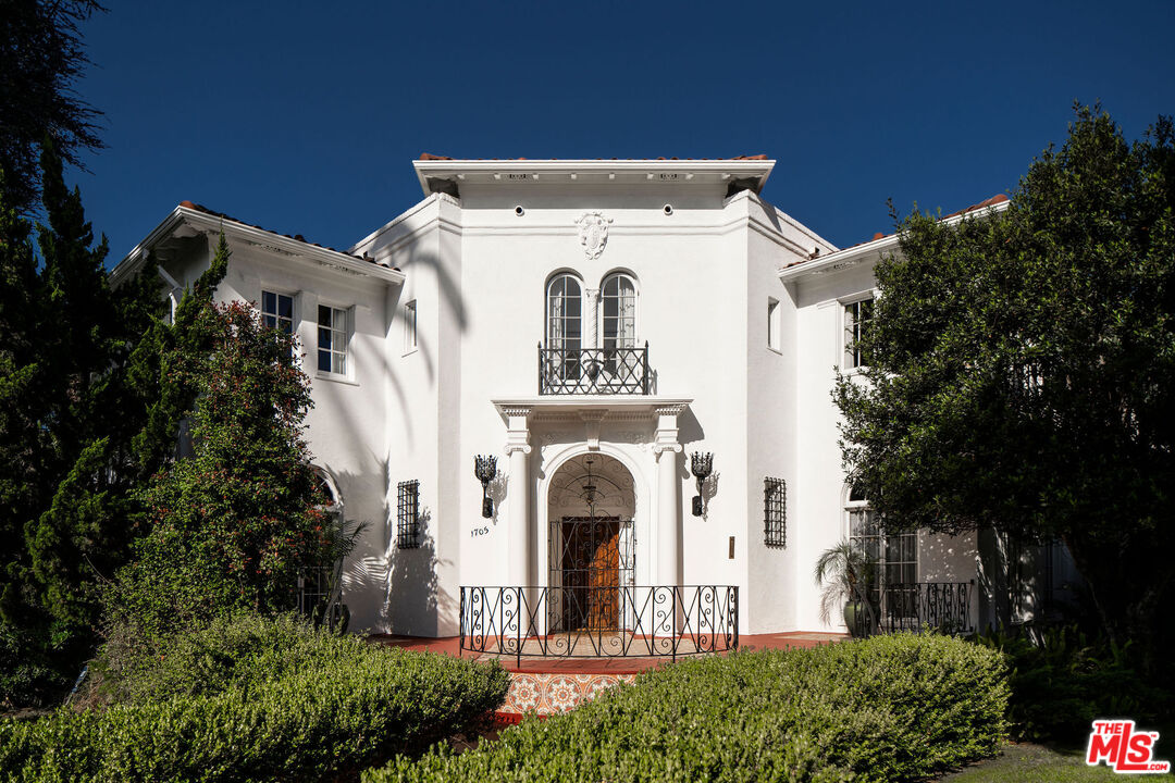Property photo for 1705 Wellington Rd, Los Angeles, CA