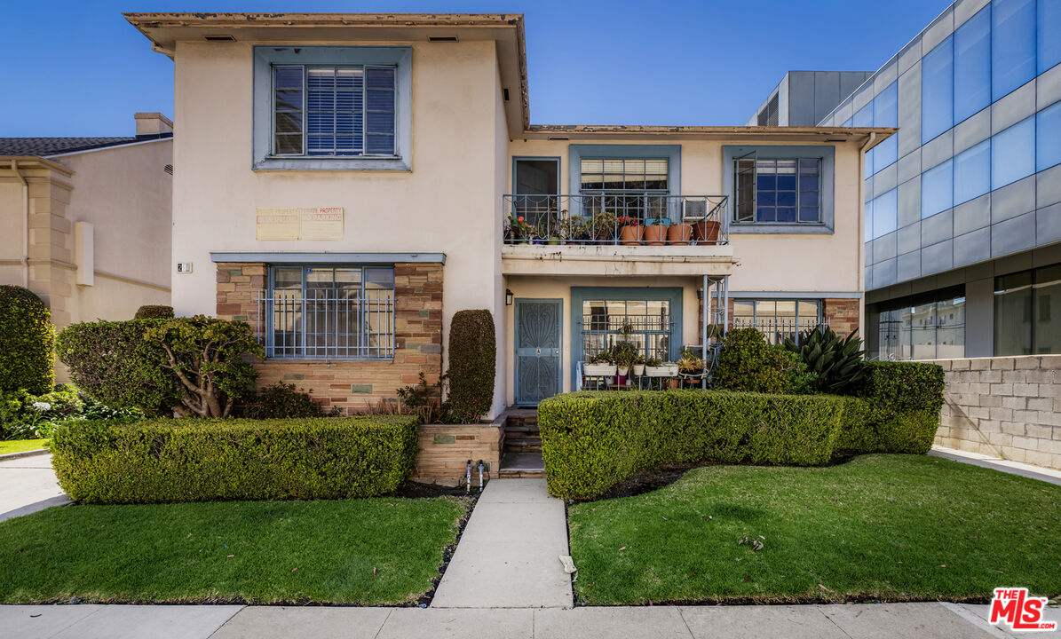 Property photo for 215 S Tower Dr, Beverly Hills, CA