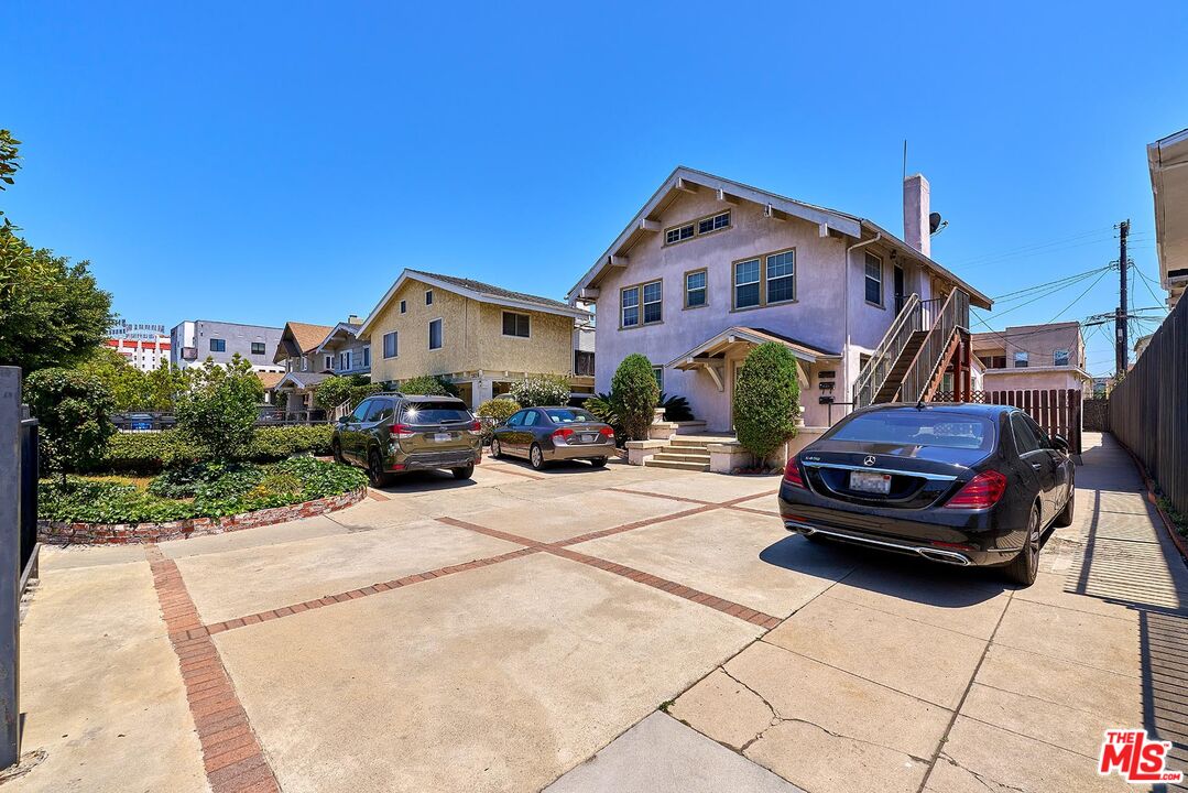 Property photo for 1522 Crenshaw Blvd, Los Angeles, CA