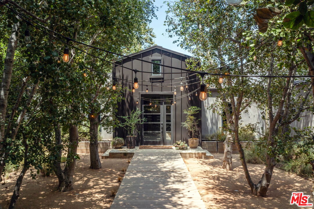 Property photo for 226 S Rimpau Blvd, Los Angeles, CA