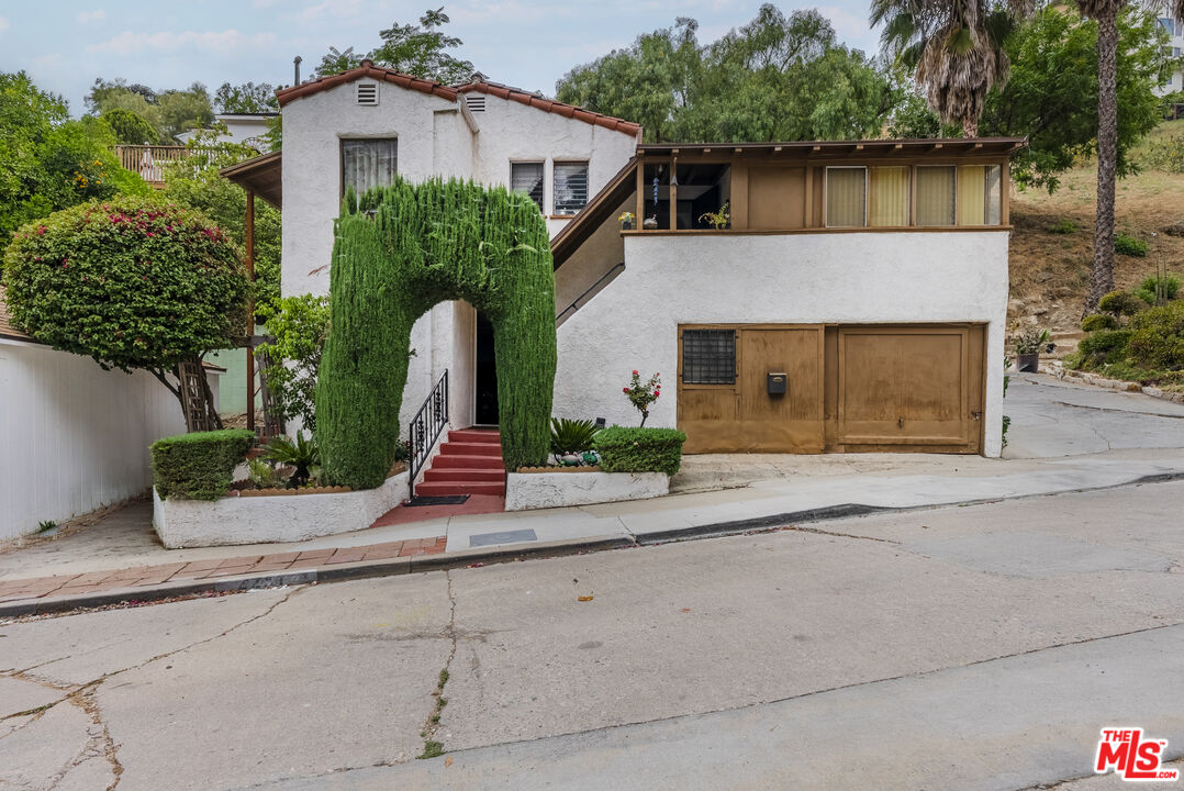 Property photo for 2251 Moss Ave, Los Angeles, CA