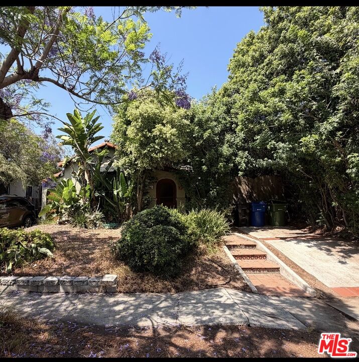 Property photo for 9015 Beverlywood St, Los Angeles, CA
