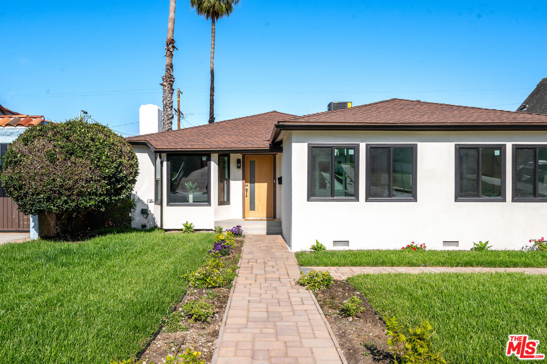 Property photo for 5124 Hillcrest Dr, Los Angeles, CA