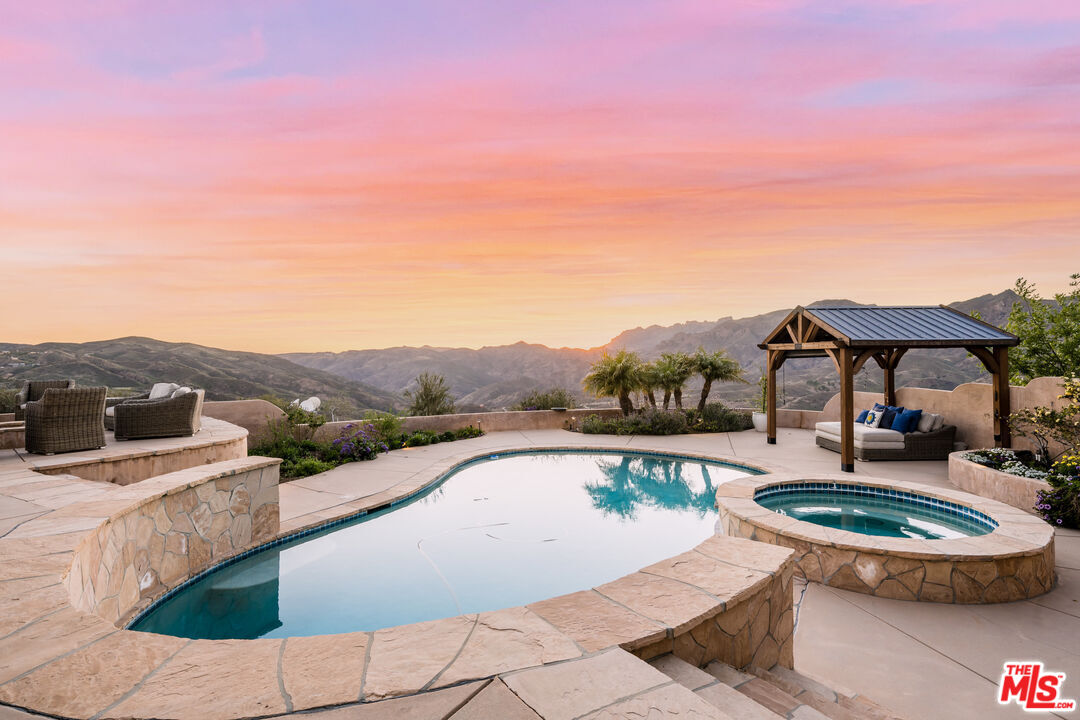 Property photo for 33310 Hassted Dr, Malibu, CA