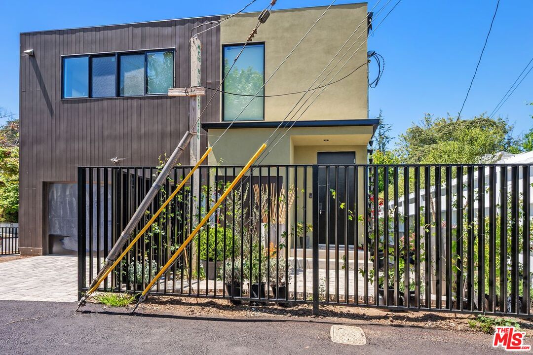 Property photo for 2202 Washington Ave, #B, Santa Monica, CA