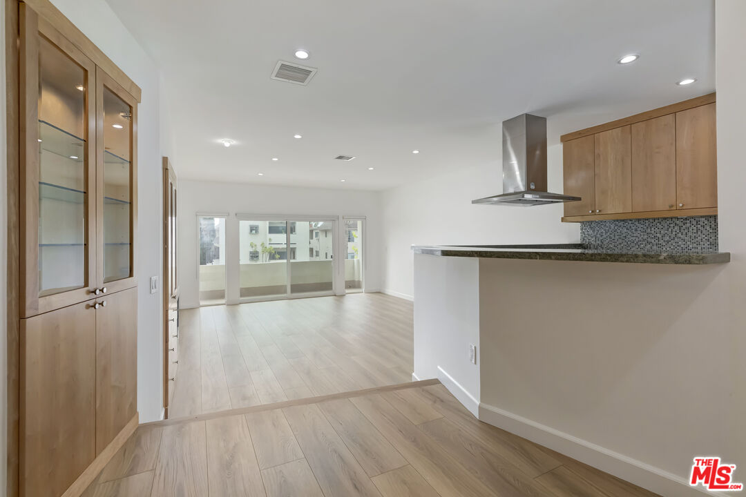Property photo for 11925 Mayfield Ave, #1, Los Angeles, CA