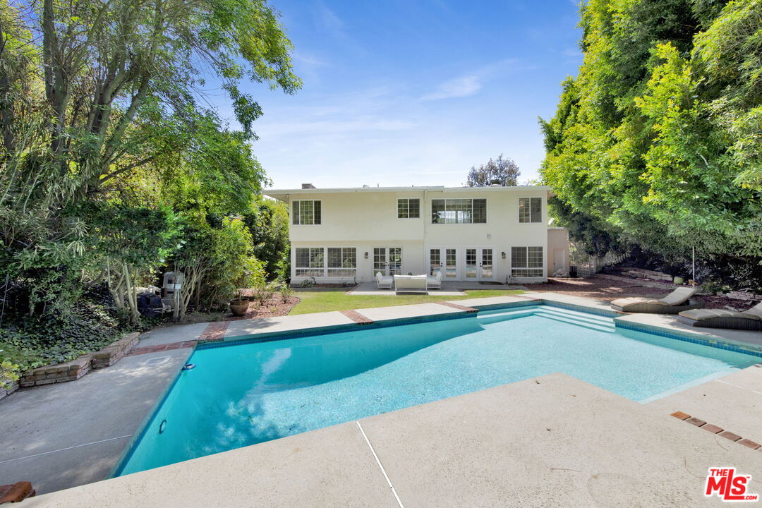Property photo for 2460 Pesquera Dr, Los Angeles, CA