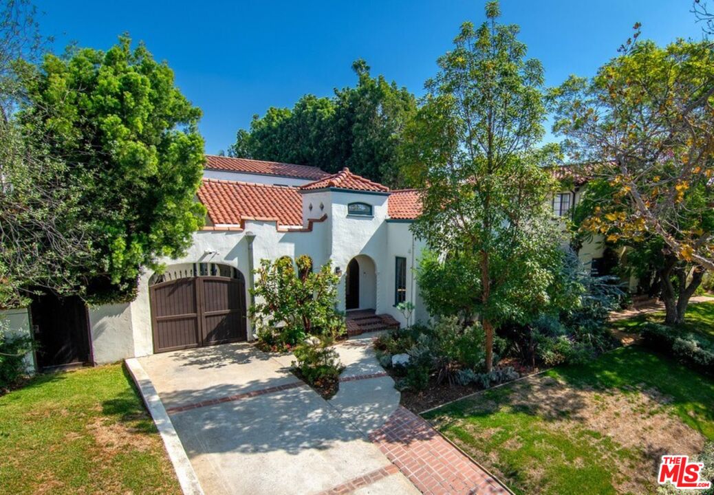 Property photo for 552 Wilcox Ave, Los Angeles, CA