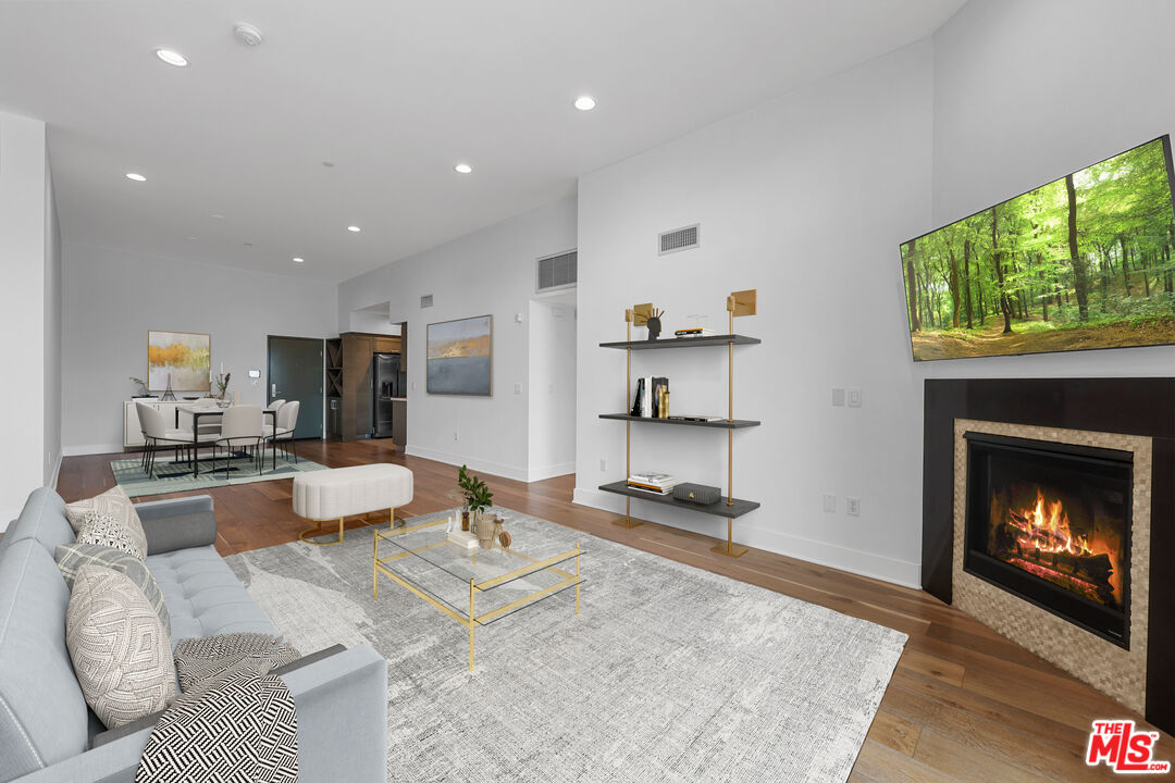 Property photo for 7133 Hawthorn Ave, #PH6, Los Angeles, CA